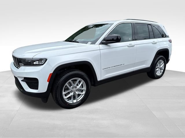 New 2026 Bright White Clear-Coat Exterior Paint Jeep Laredo image 3