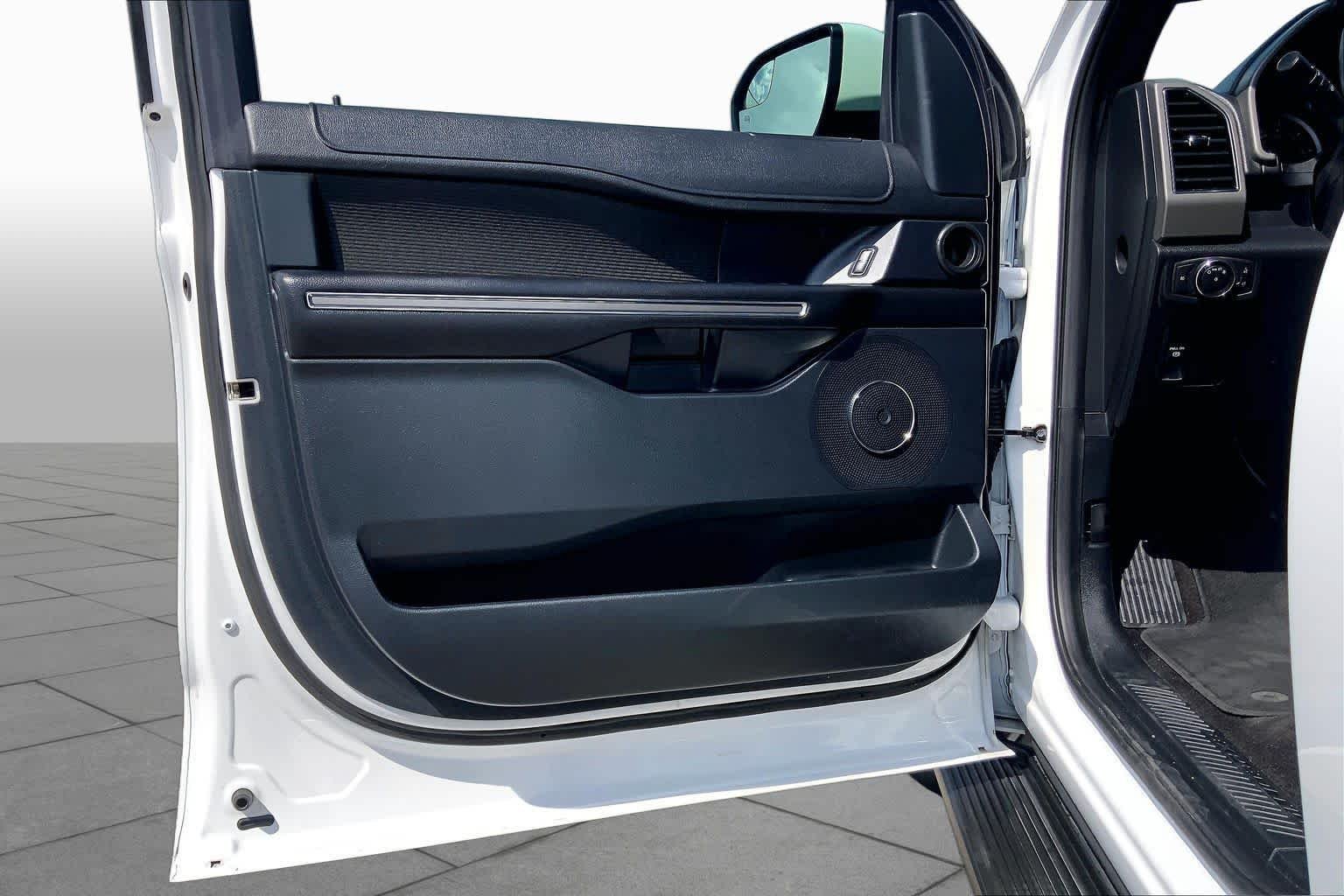 Used 2019 Oxford White Ford XLT image 20