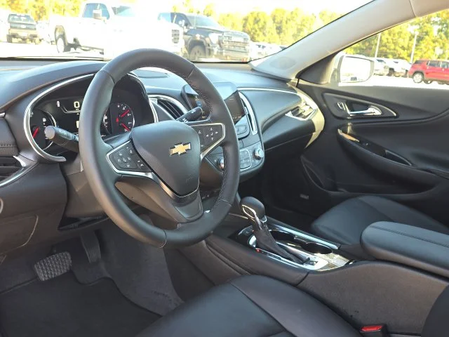 Used 2025 Gray Chevrolet LT image 26