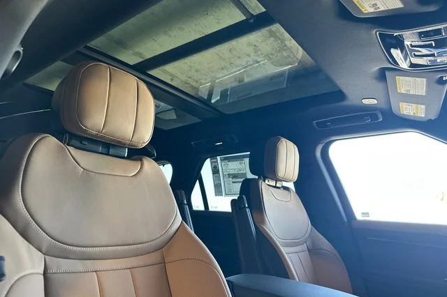 New 2026 Varesine Blue Land Rover Dynamic SE image 15