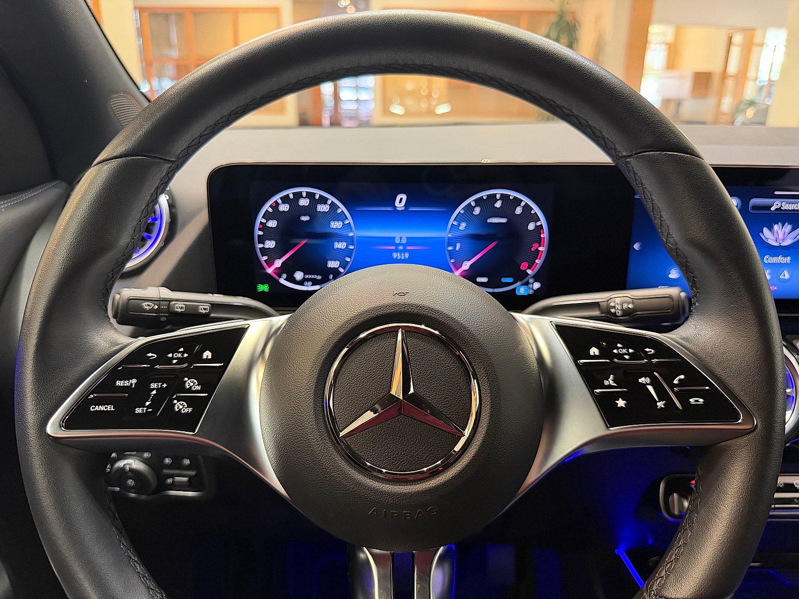 Certified Used 2025 Cirrus Silver Metallic Mercedes-Benz 4MATIC® image 21