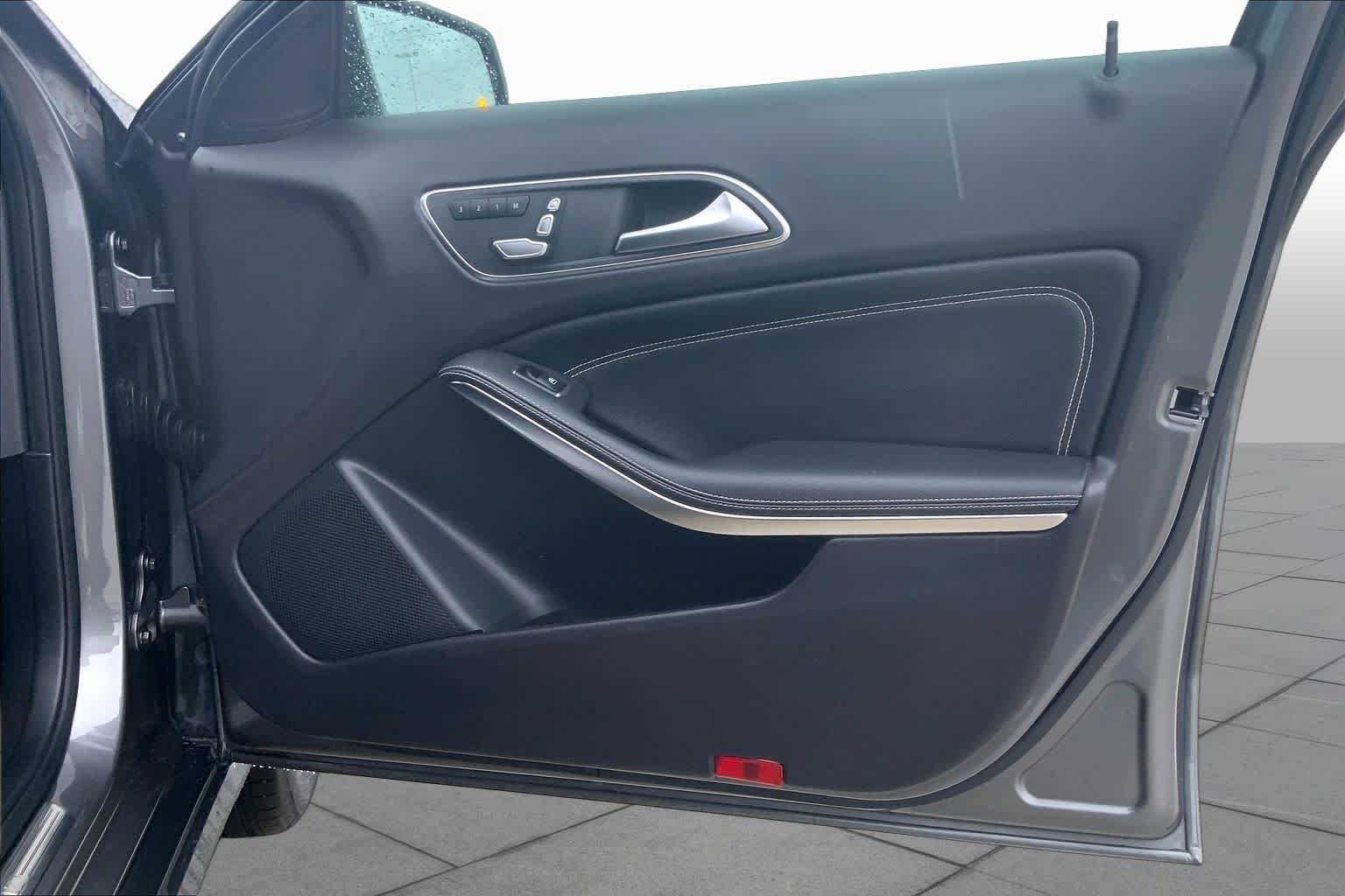 Used 2019 Mountain Grey Metallic Mercedes-Benz GLA 250 image 20