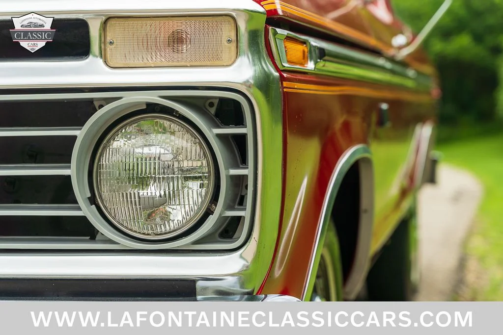 Used 1975 Red Ford  image 40