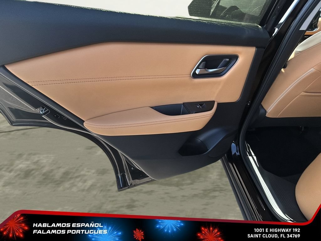 Used 2023 Black Nissan Platinum FWD image 26