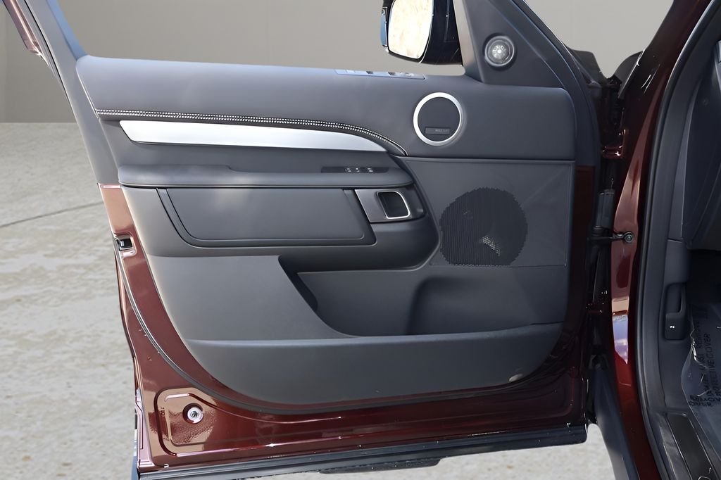 Used 2026 Red Land Rover  image 9