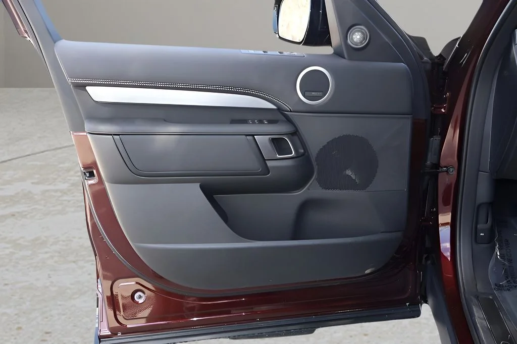 New 2026 Sedona Red Land Rover  image 9