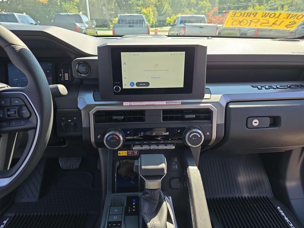 2025 Toyota Tacoma SR5 - Photo 21