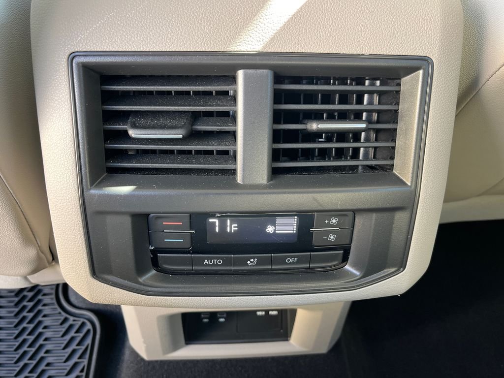 2022 Volkswagen Atlas SE w/Tech - Photo 24