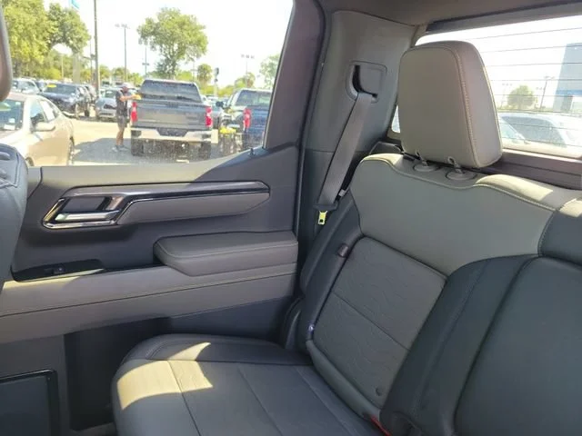 2022 Chevrolet Silverado 1500 ZR2 - Photo 15