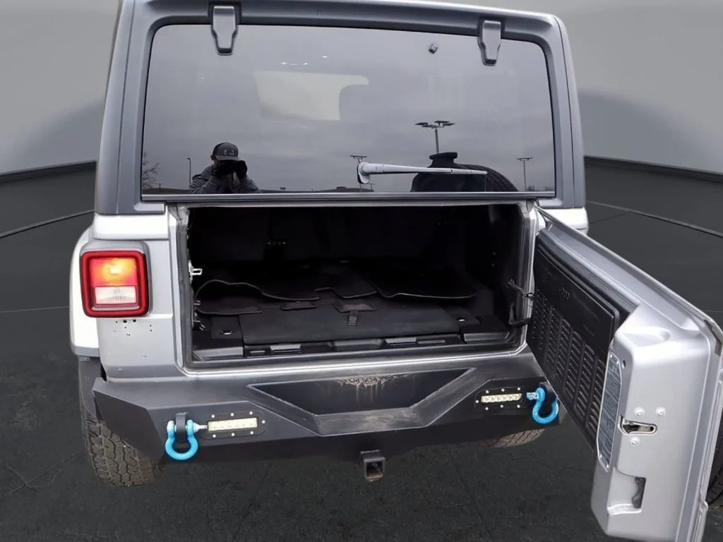 2020 Jeep Wrangler Unlimited Sahara - Photo 9