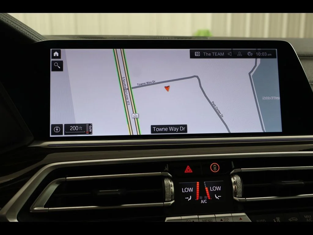 Used 2023 White BMW sDrive40i image 21