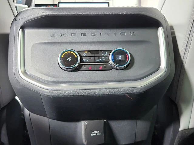 Used 2025 Black Ford Platinum image 40