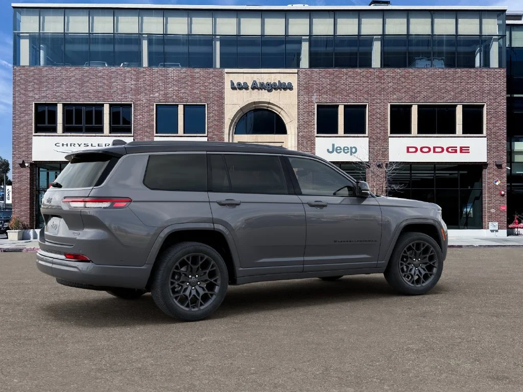 New 2027 Sting-Gray Clear-Coat Paint Jeep Summit image 4