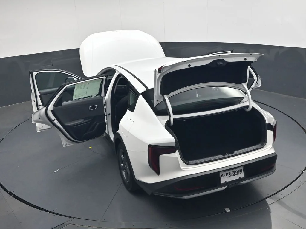 Used 2025 White Kia LXS image 44