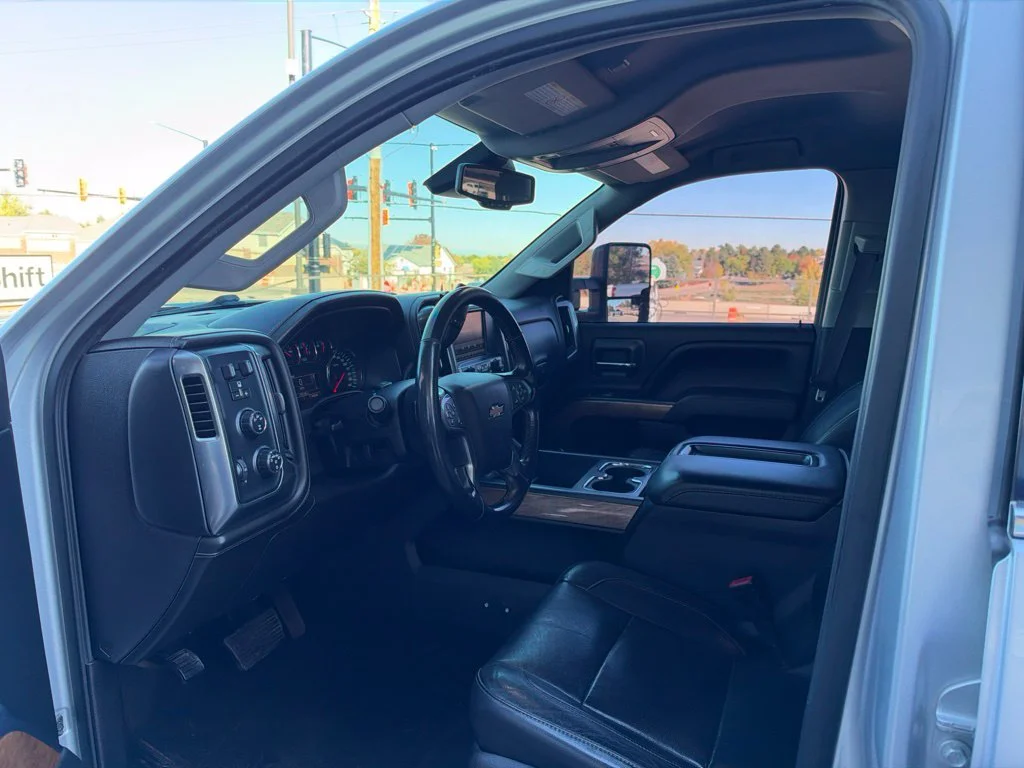 Used 2015 Silver Chevrolet LTZ image 9