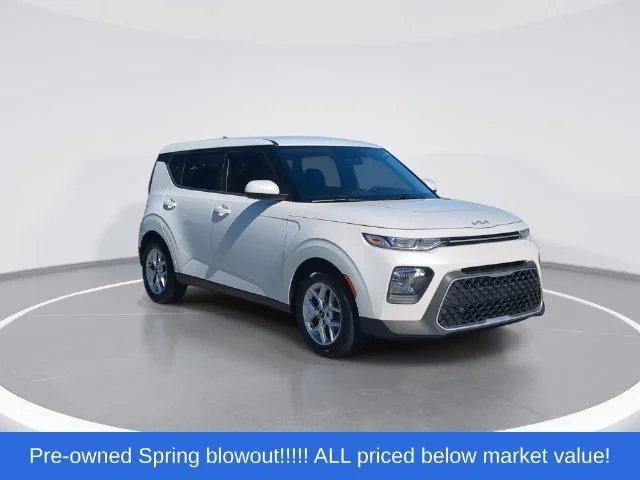 Used 2022 White Kia LX image 2