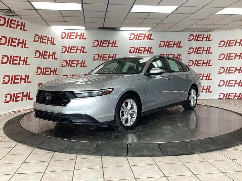 Used 2024  Honda LX image 3