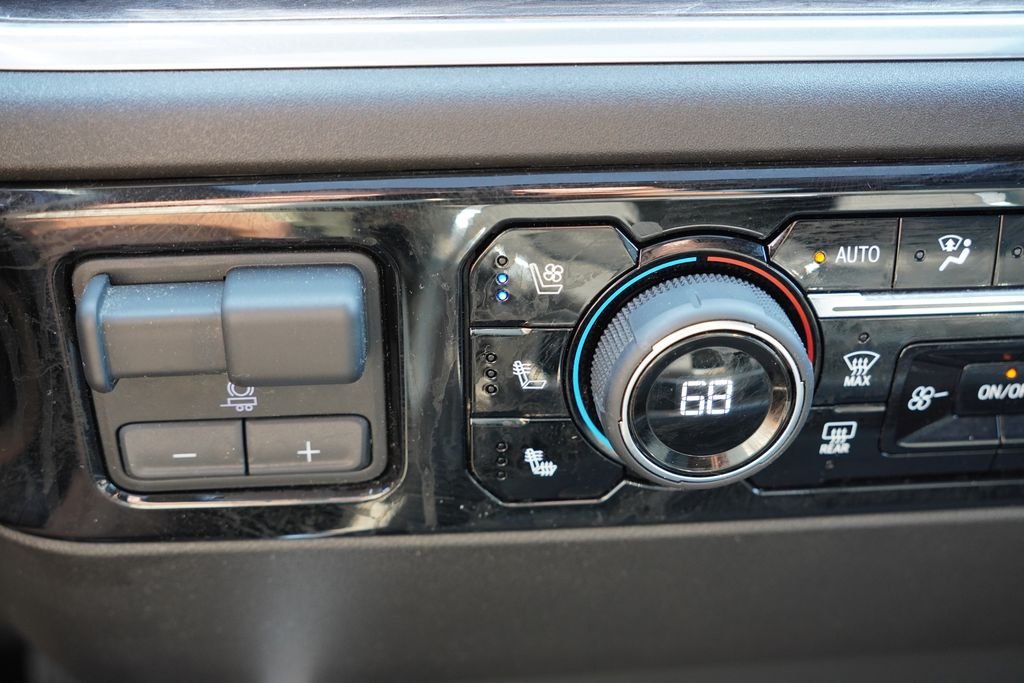 Used 2025 White Chevrolet LTZ image 34