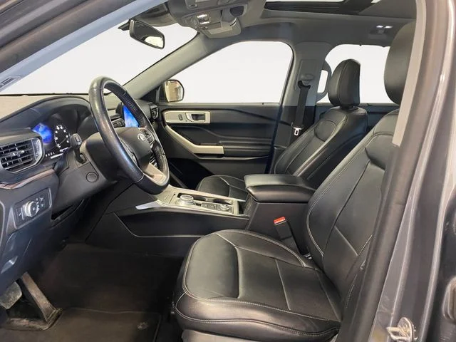 Used 2021 Gray Ford Limited image 9