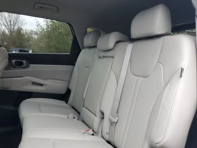 New 2026 Glacial White Pearl Kia S image 10