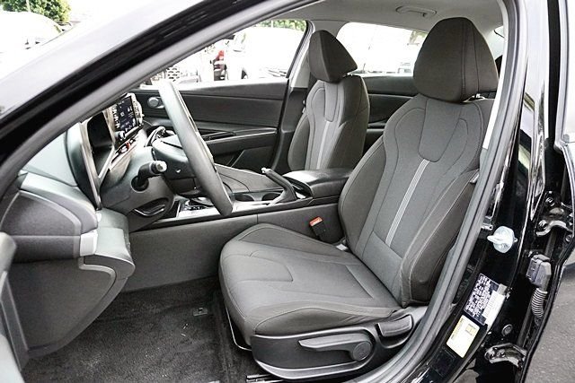 Used 2024 Black Hyundai SE image 12