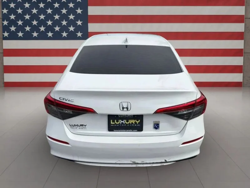 Used 2022 White Honda EX Sedan 4D image 5
