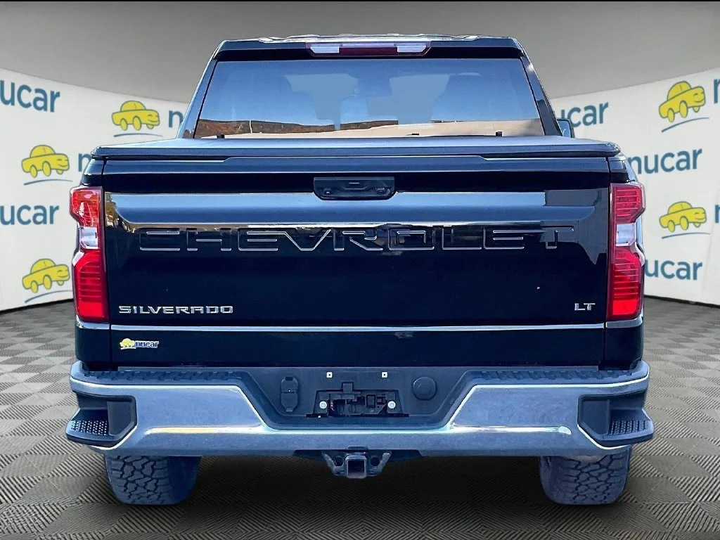 Used 2023 Black Chevrolet CrewCab 4x4 image 5