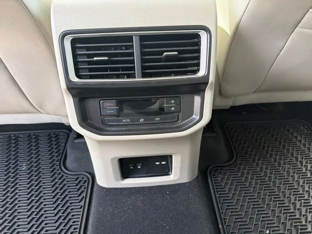 Certified Used 2025 Gray Volkswagen 2.0T SE w/Technology image 17