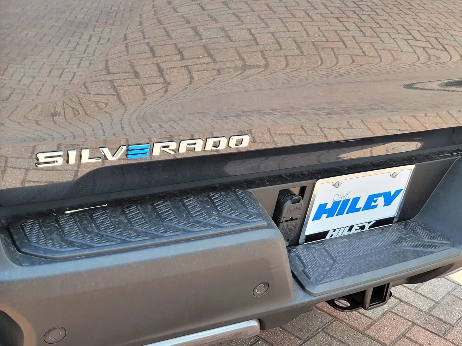New 2026 Blue Smoke Metallic Chevrolet LT - Standard Range image 4