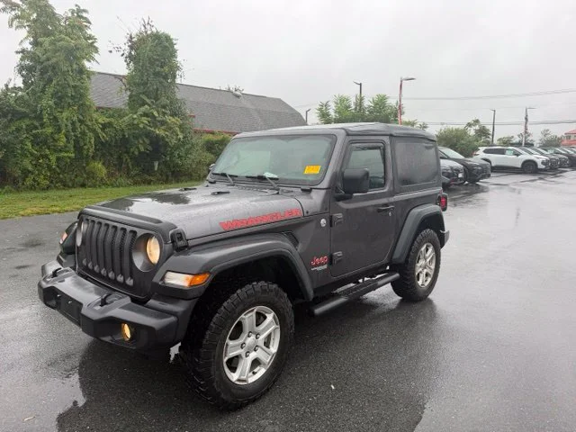 Used 2020 Crystal Metallic Jeep Sport S image 3