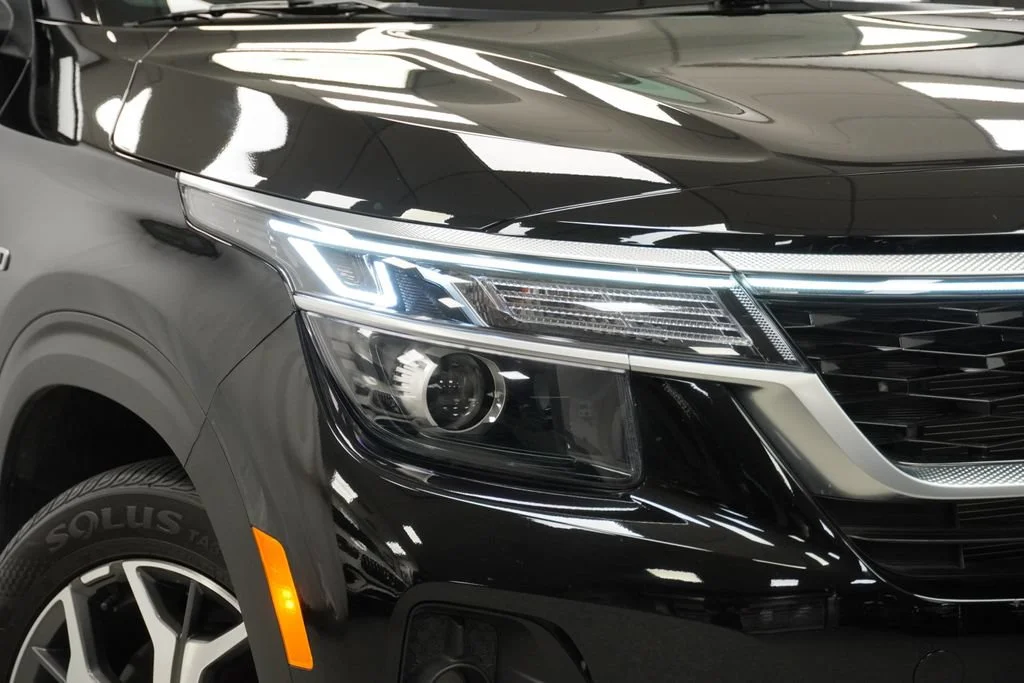 Used 2023 Black Kia EX image 33