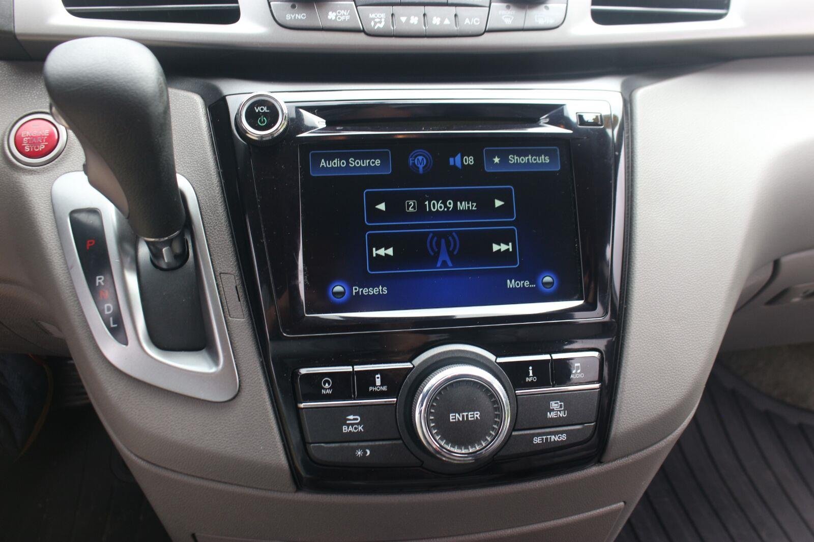 Used 2016  Honda EX-L image 27