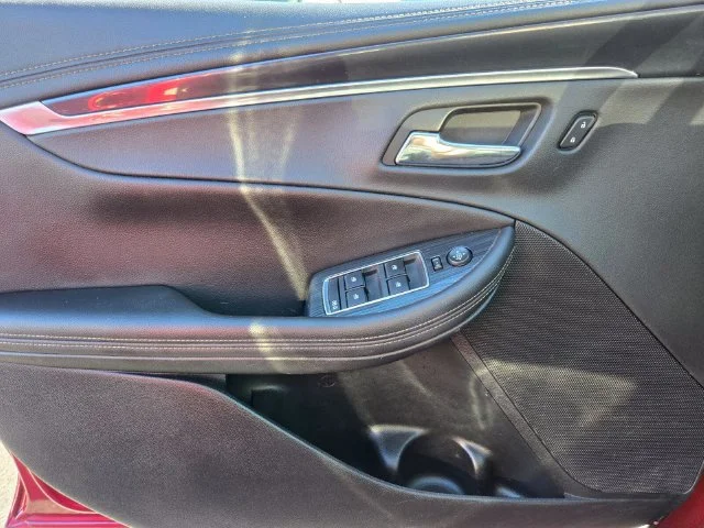 Used 2019 CAJUN RED TINTCOAT Chevrolet LT image 33