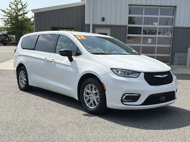 Used 2024 White Chrysler Touring L image 15