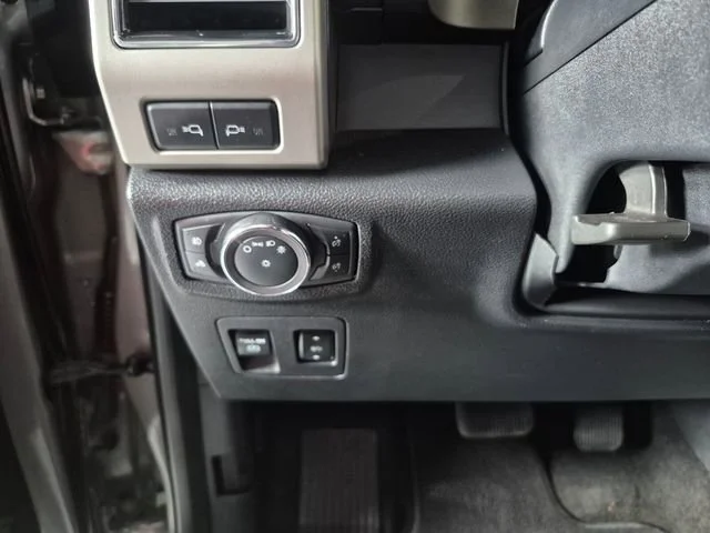 2019 Ford F-150 Lariat - Photo 18