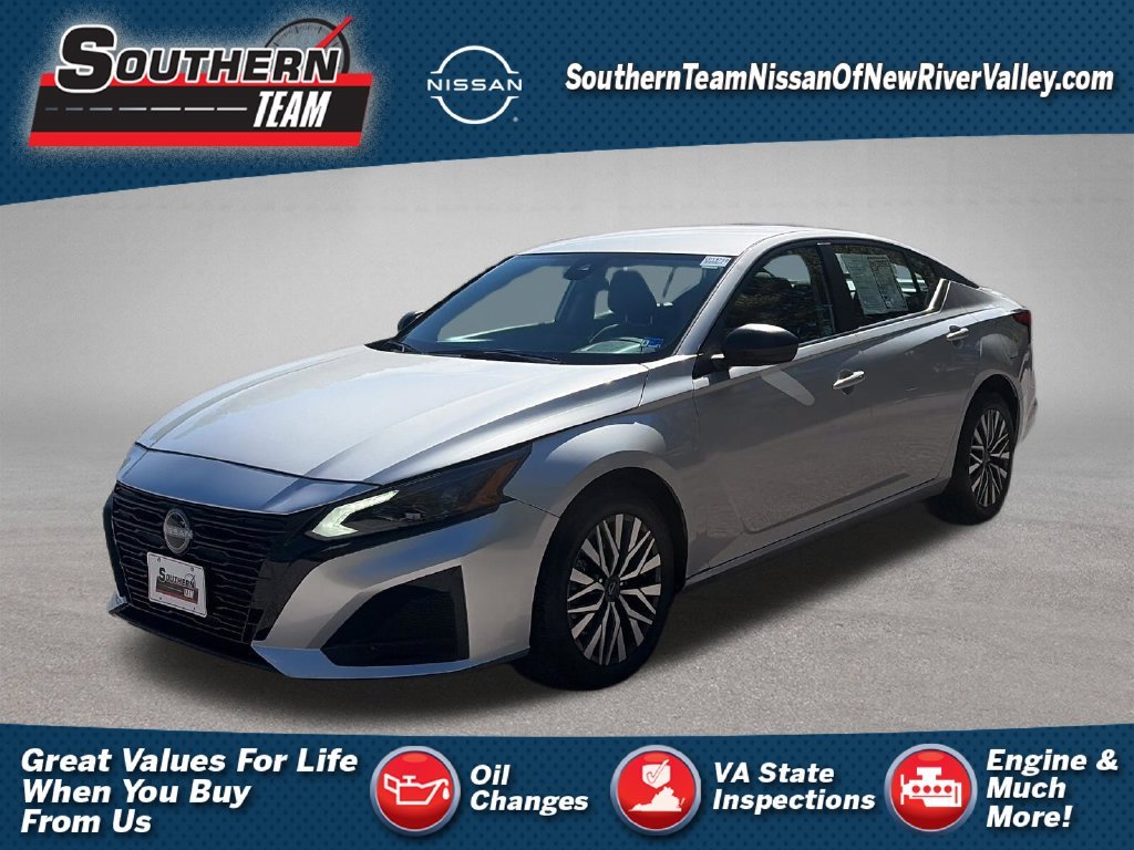 Used 2026 Silver Nissan 2.5 SV image 1