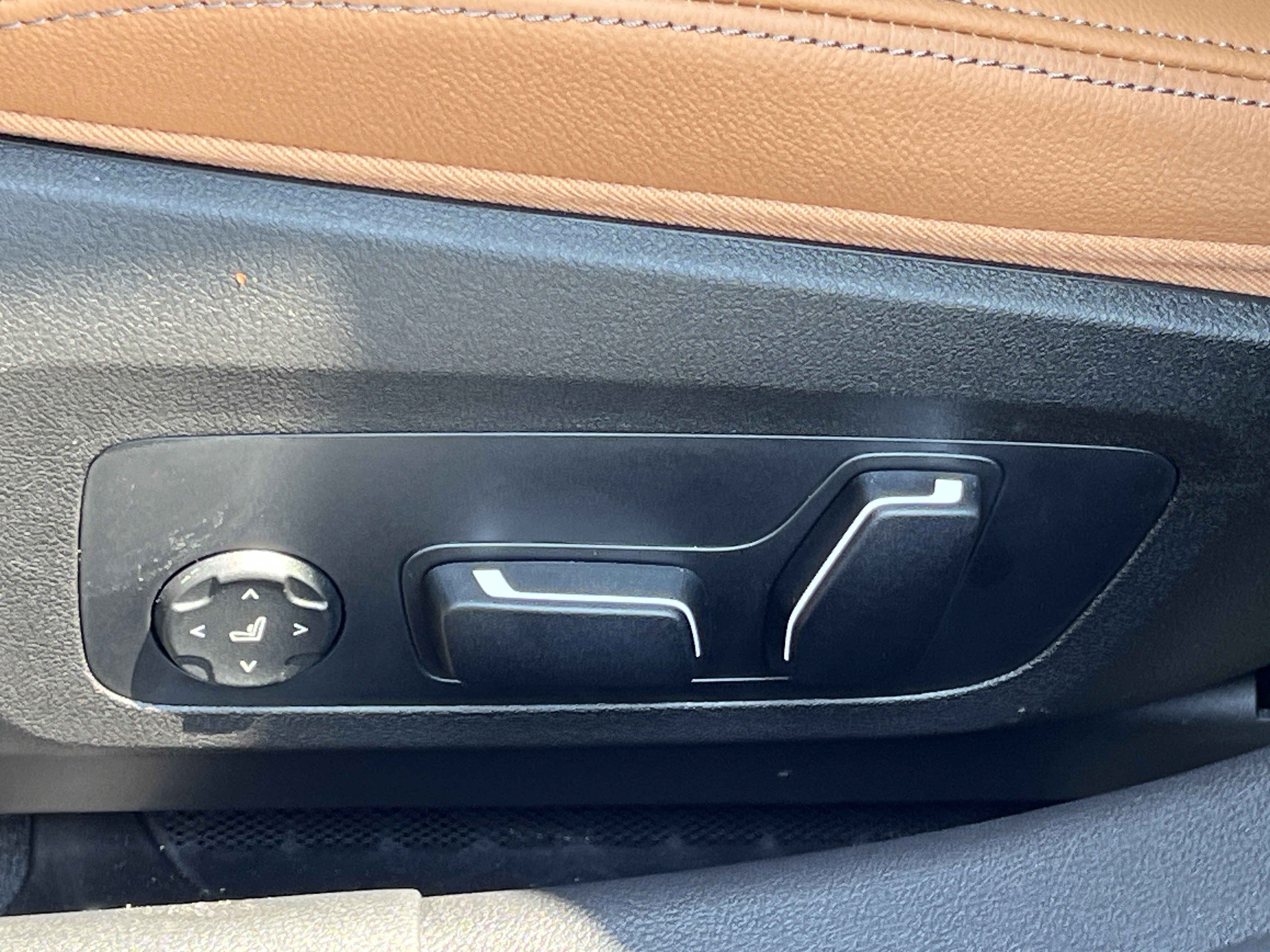 2025 BMW 3 Series 330i - Photo 20