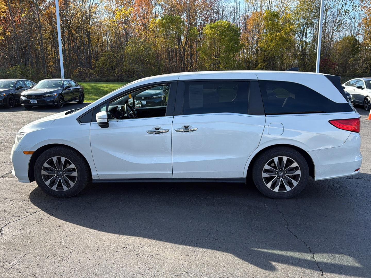 Used 2021 Platinum White Pearl Honda EX-L image 10