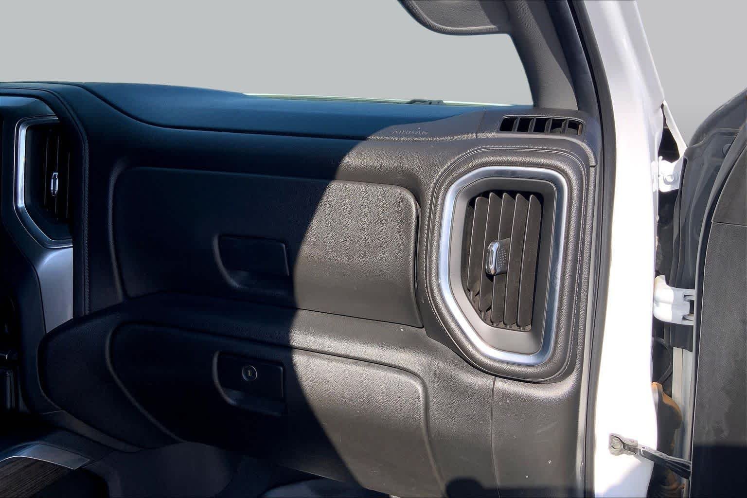 Used 2019 Summit White Chevrolet RST image 19