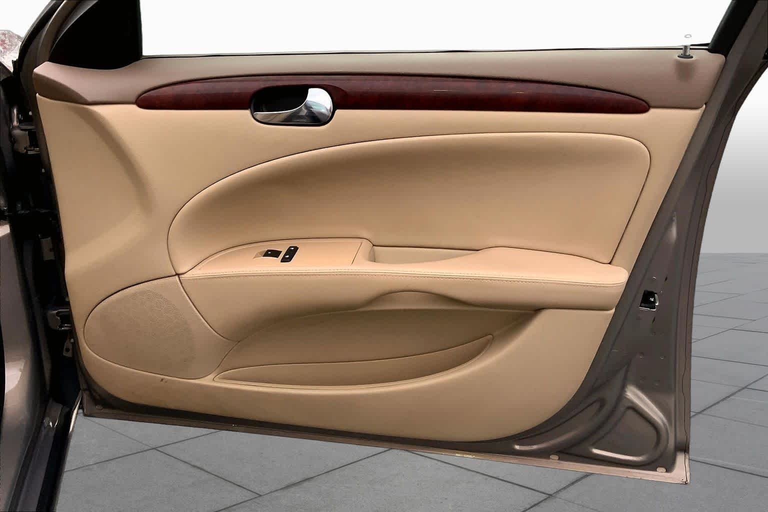 Used 2006 Sandstone Metallic Buick CX image 21