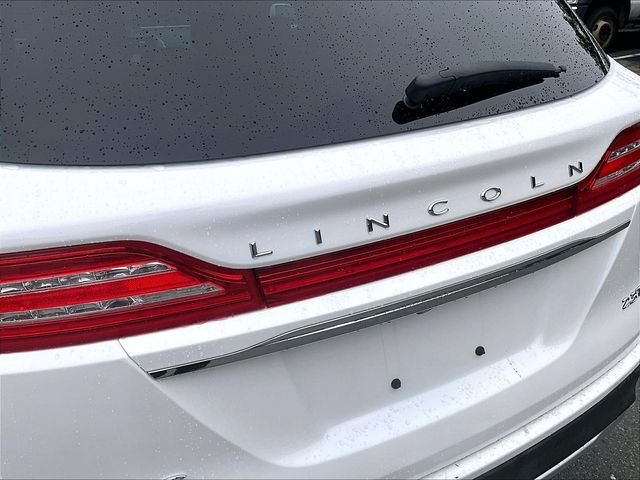 Used 2019 White Lincoln Reserve image 8
