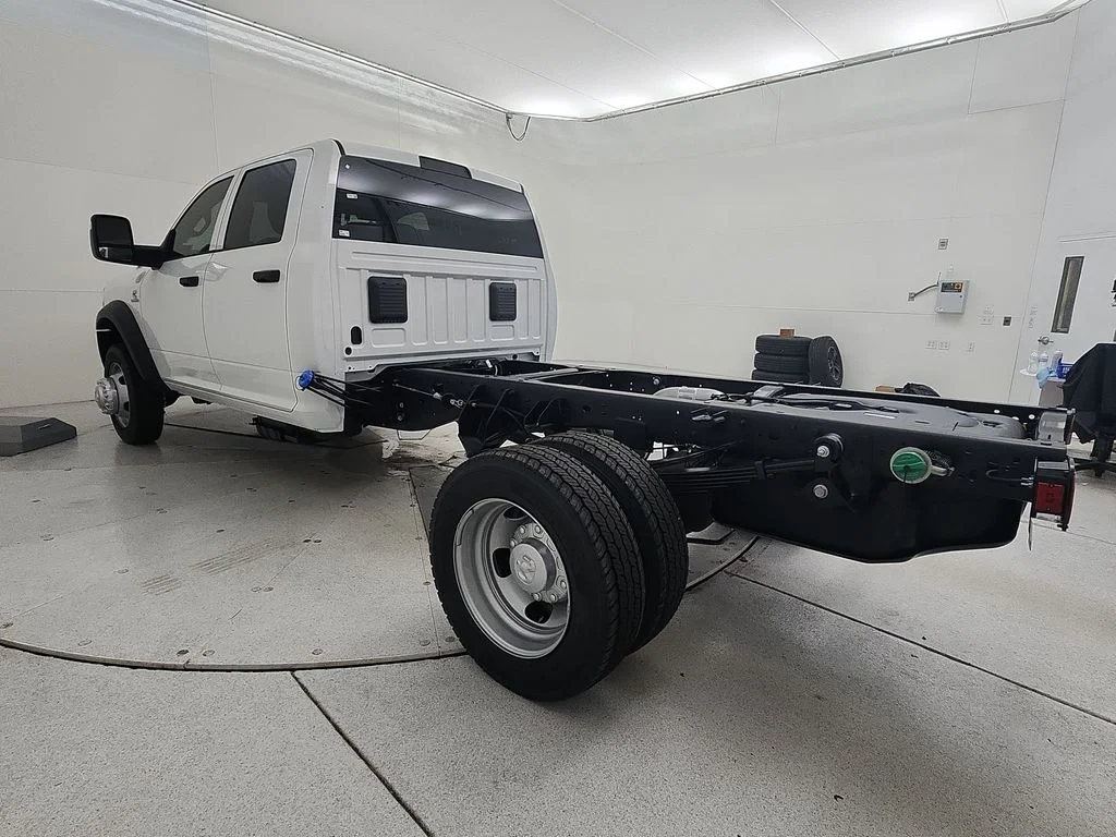 New 2026 Bright White Clear-Coat Exterior Paint RAM Tradesman image 6