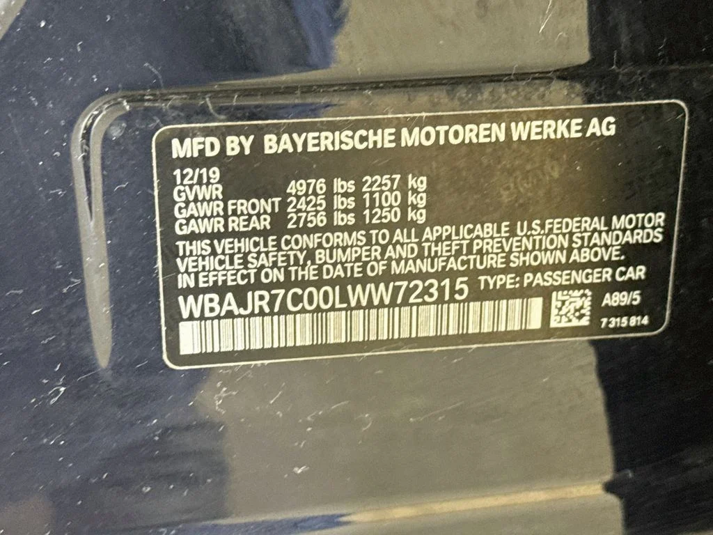 Used 2020 Blue BMW 530i xDrive image 38