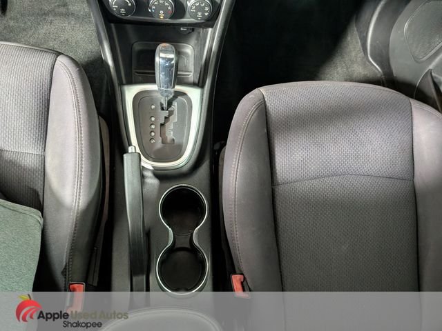 Used 2012 White Chrysler Touring image 21