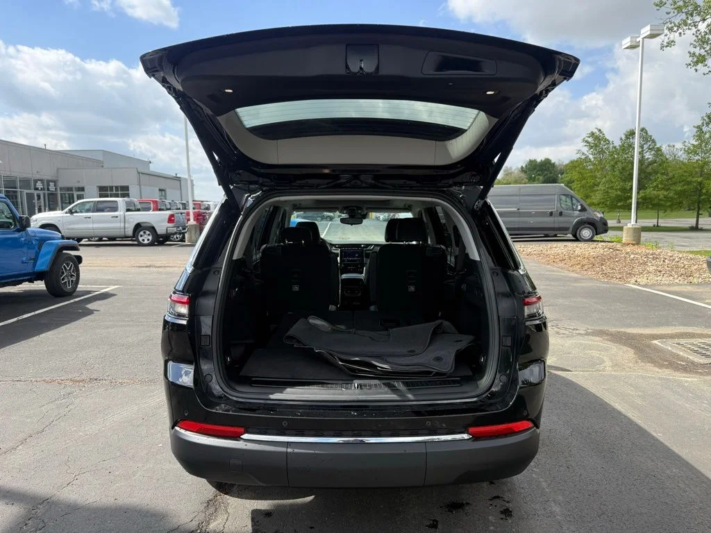 Used 2023 Black Jeep Limited image 9