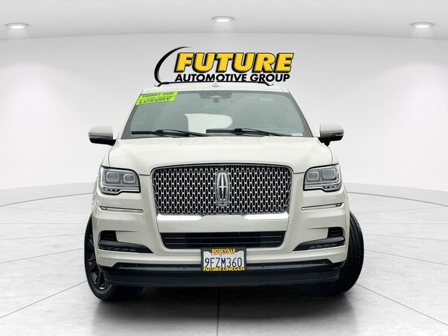 Used 2023 White Lincoln Reserve image 2