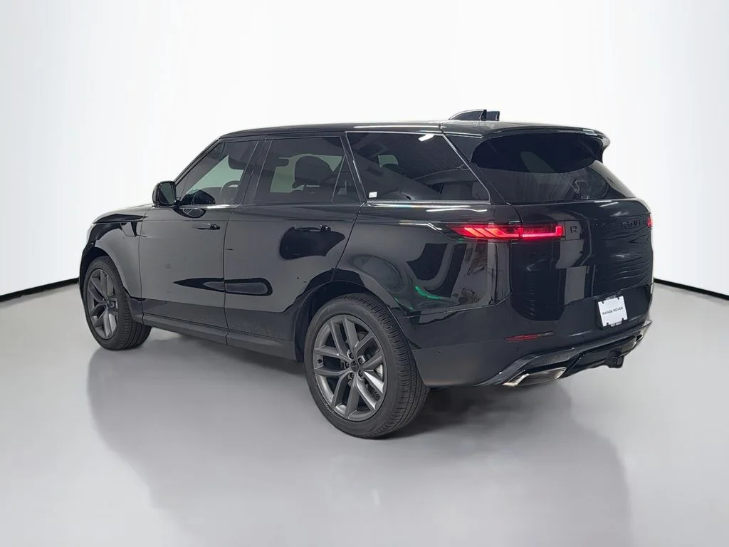 Used 2026 Santorini Black Metallic Land Rover SE image 3