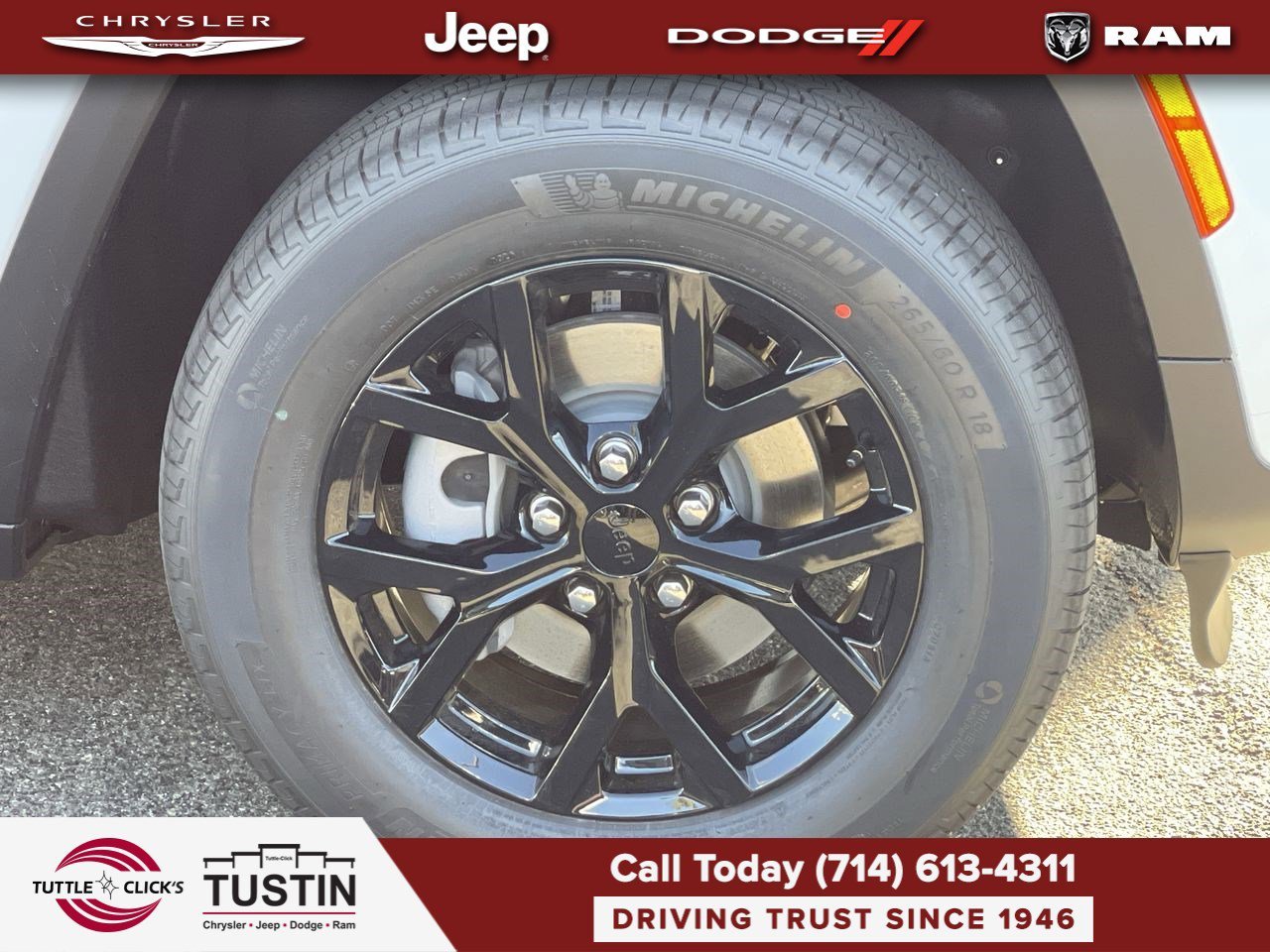 New 2026 Bright White Clear-Coat Exterior Paint Jeep Laredo Altitude image 10
