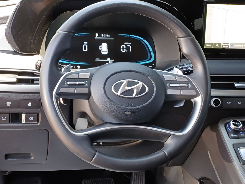 Used 2025 Silver Hyundai SEL image 10