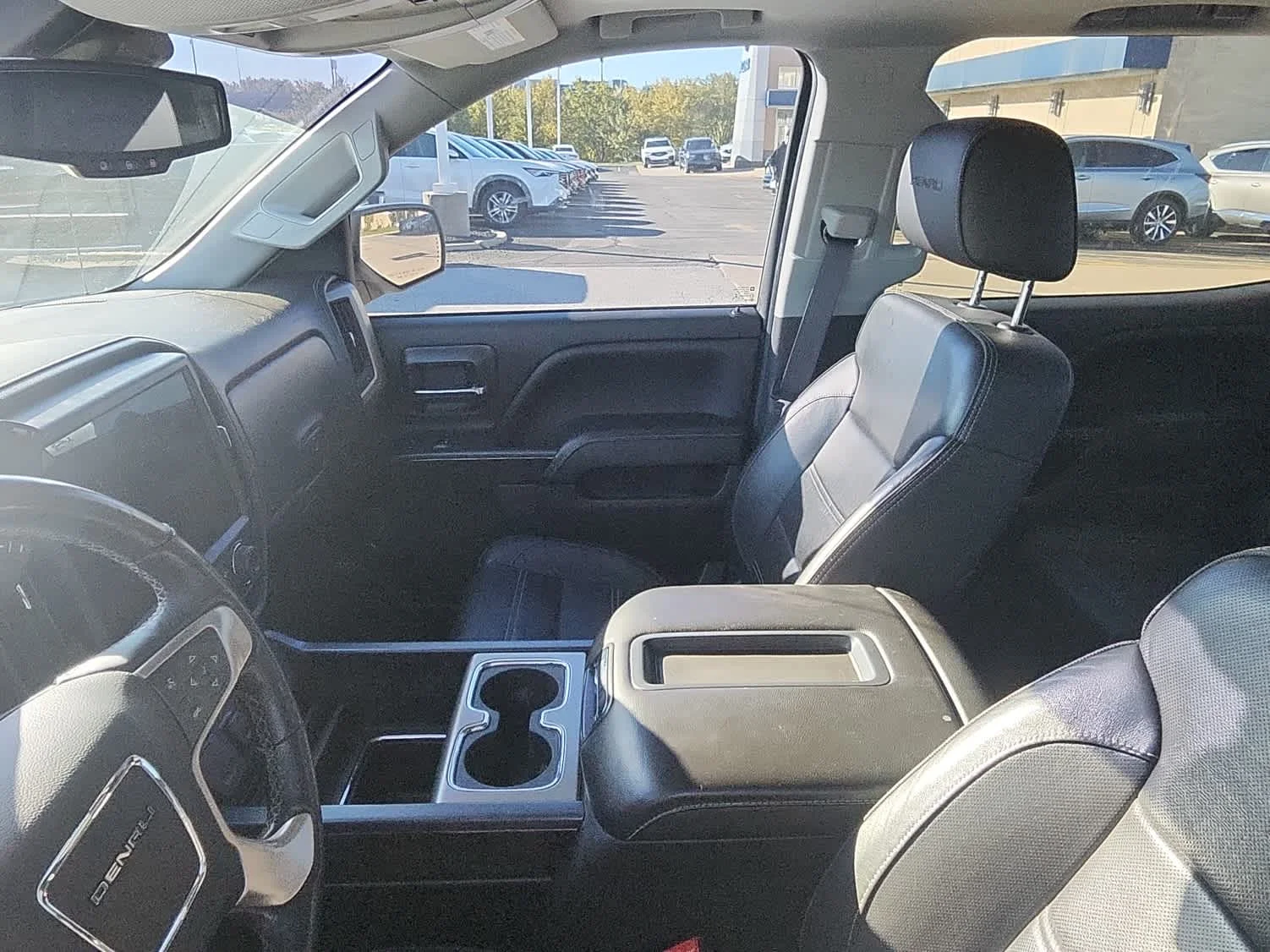 Used 2014 White Diamond Tricoat GMC Denali image 10